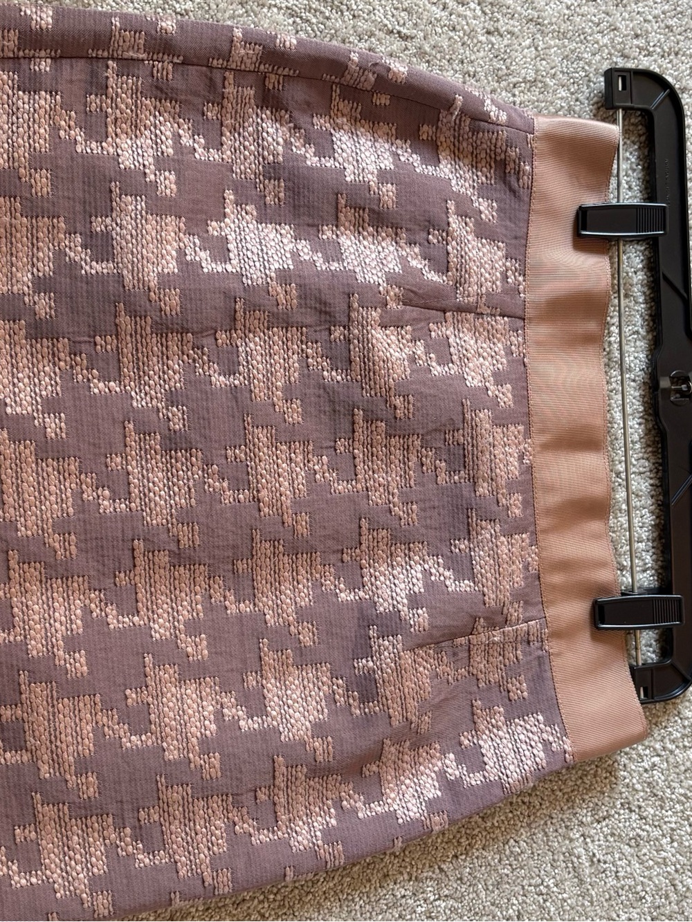 LOFT Taupe and Blush Houndstooth Pencil Skirt